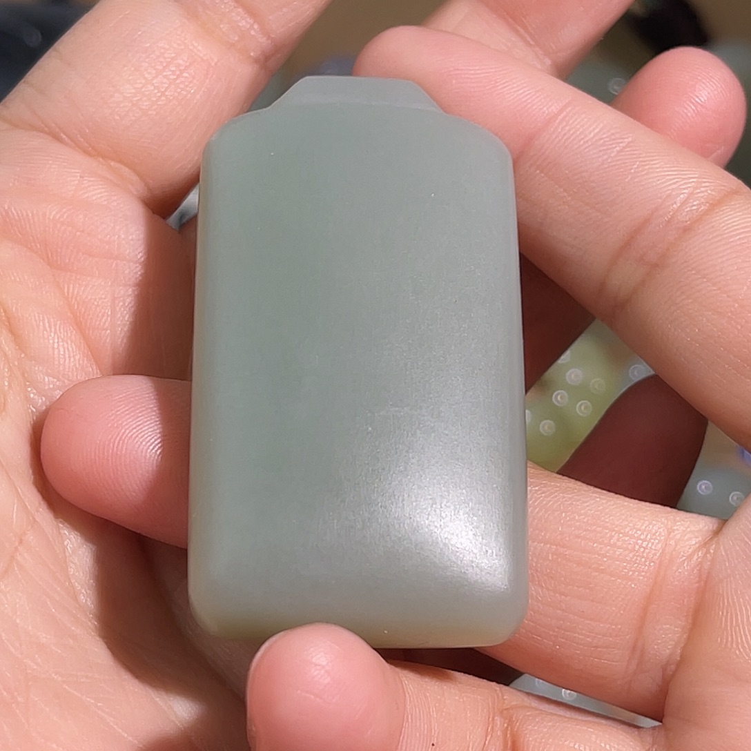 盖***虎和田玉未镶嵌颈饰