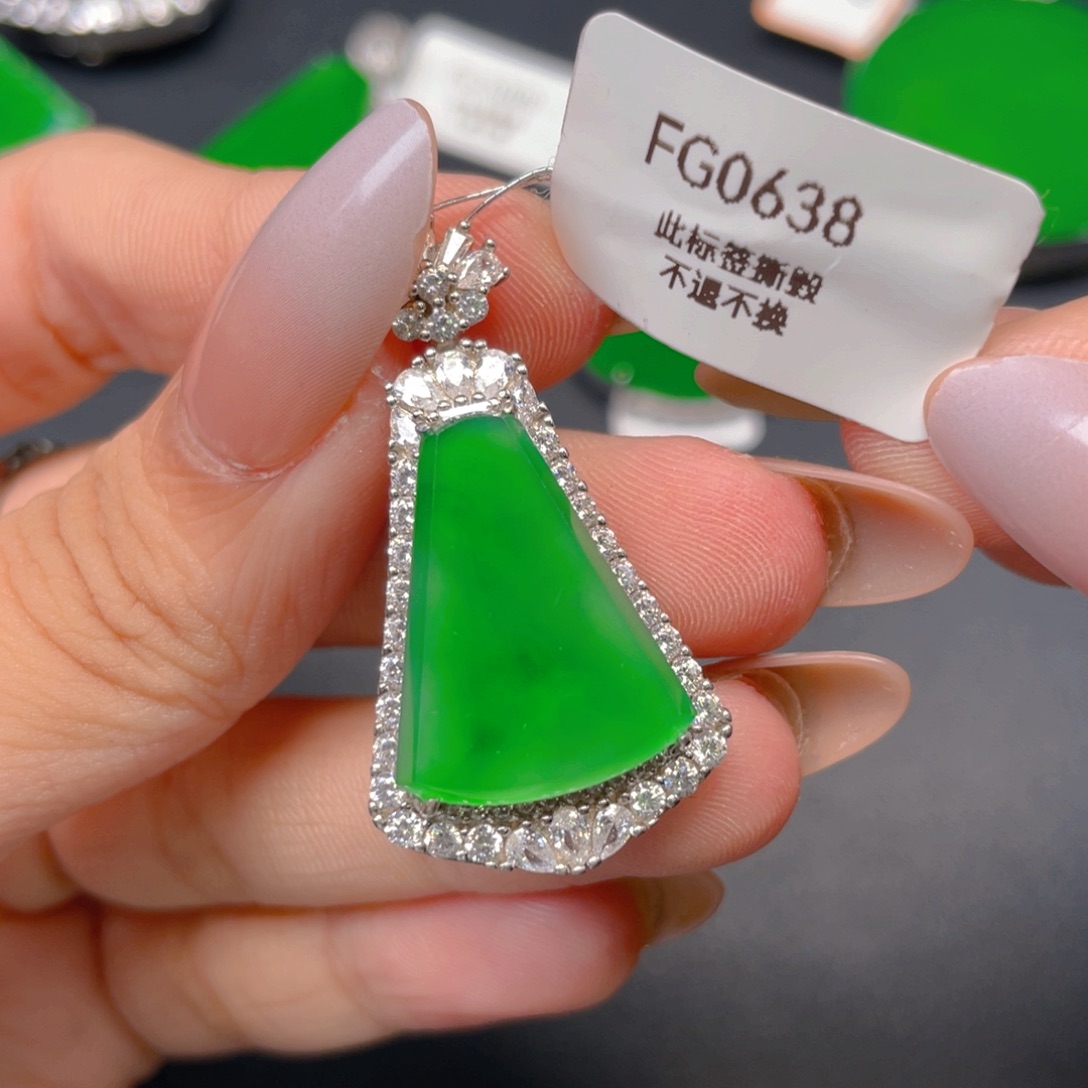【闪购商品】颈饰银S925镶嵌翡翠翡翠
