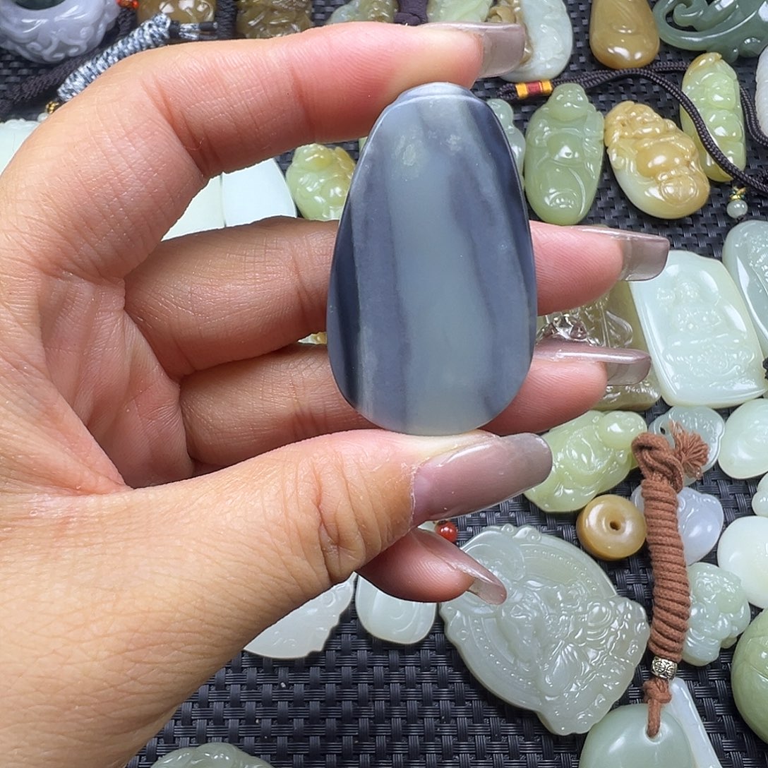 和田玉未镶嵌吊坠(不含链)有棉漏，柔光，卡46.4