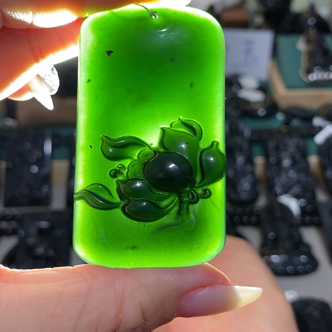 未镶嵌蛇纹石玉颈饰