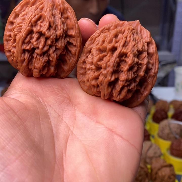 文玩核桃吊坠文玩核桃老虎头40～