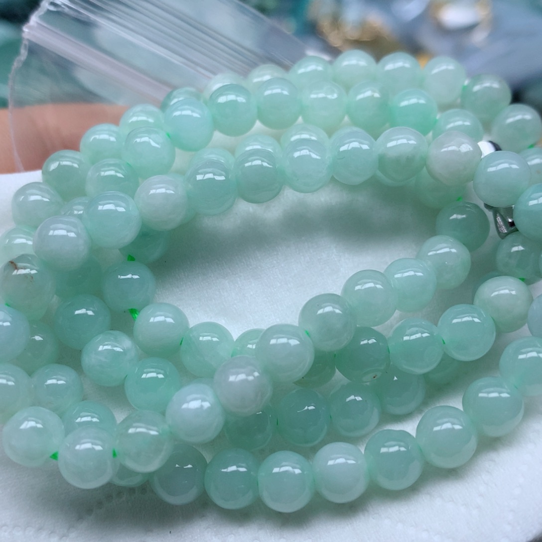 翡翠颈饰未镶嵌手串