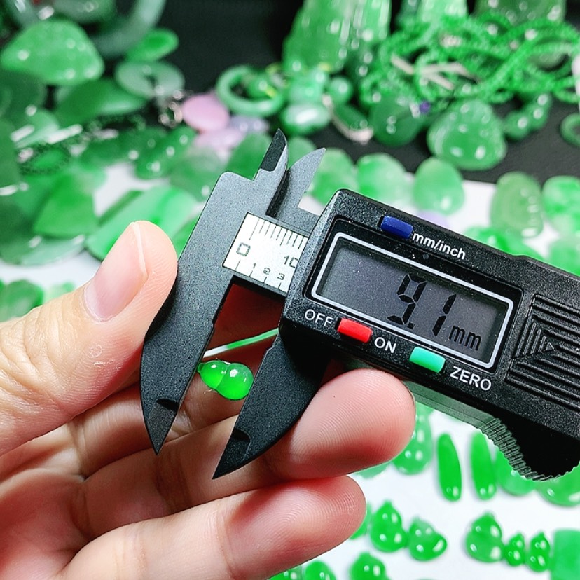 【闪购商品】翡翠颈饰未镶嵌吉****?翡翠9.1*5.8*2.4
