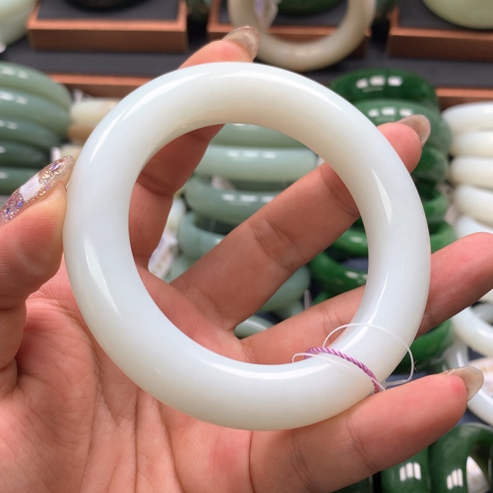 【闪购商品】未镶嵌手镯和田玉