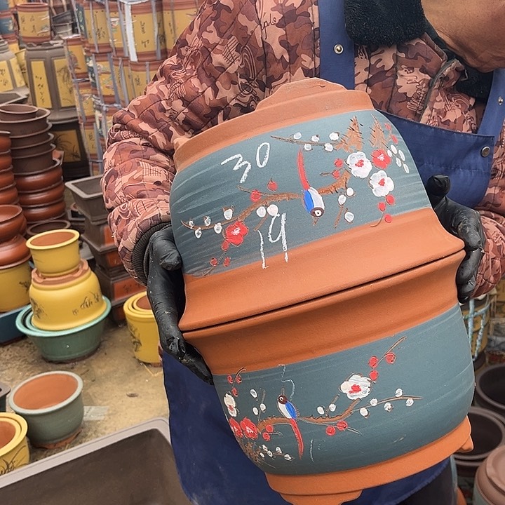 紫砂紫砂花盆和小