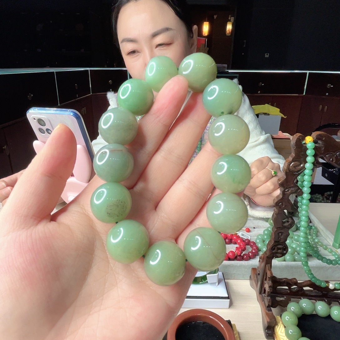 密玉（石英质玉）未镶嵌颈饰