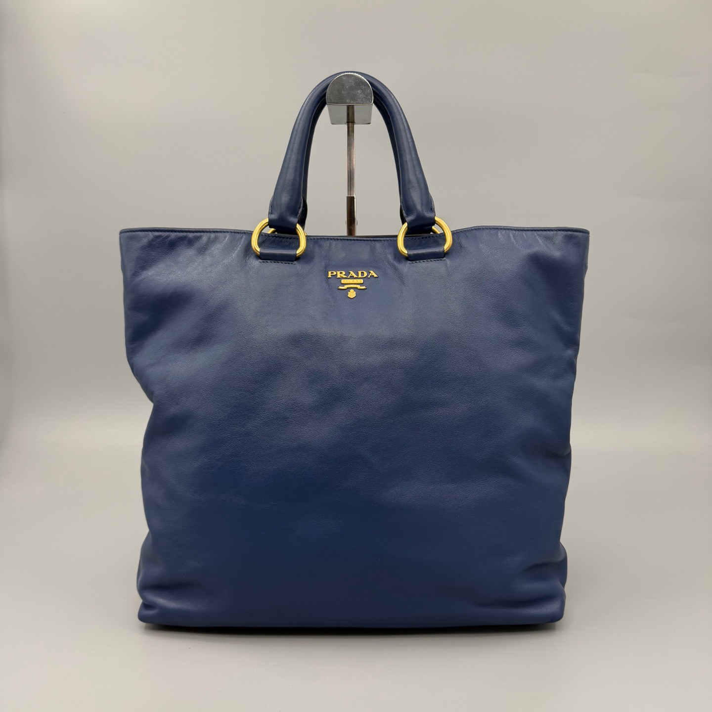 95新 Prada/普拉达 荔枝纹牛皮托特 肩带遗失 尺寸35*35 A3308