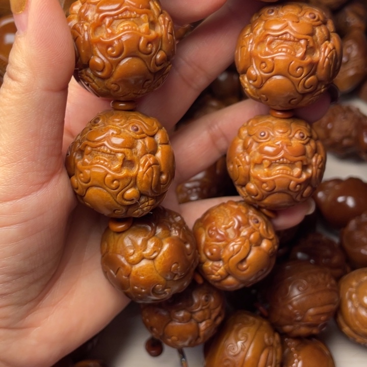 轩***翱吊坠橄榄核橄榄核手持