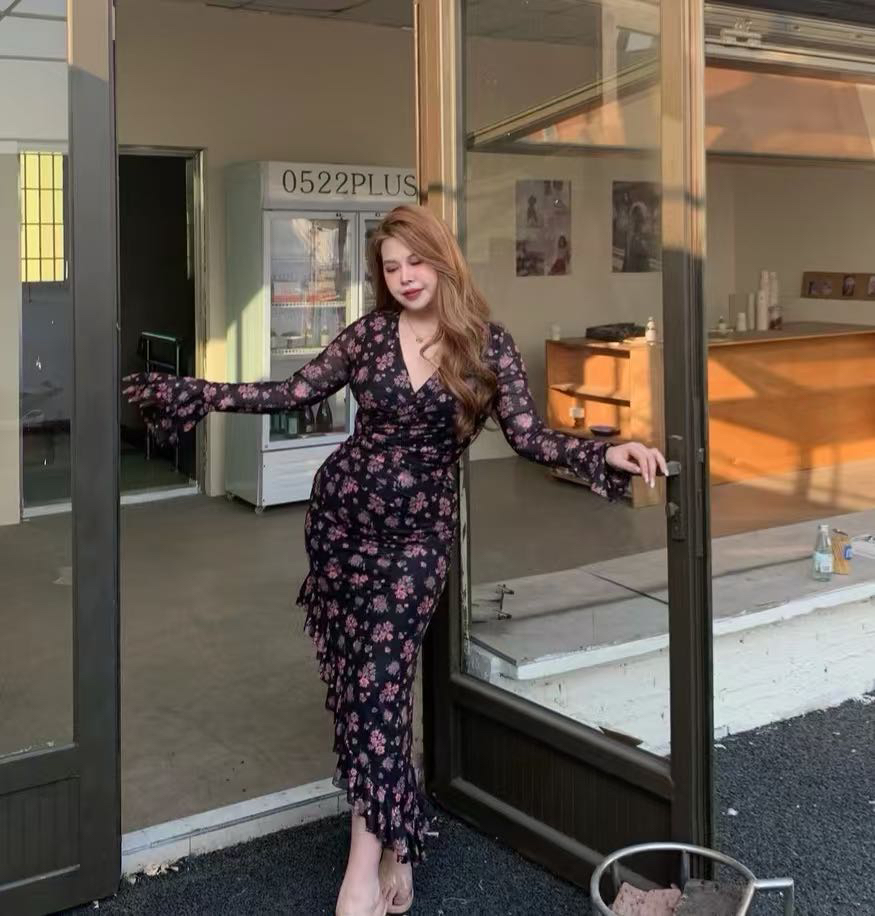 小白家《花开富贵》开叉收腰修身显瘦度假风碎花包臀连衣裙女9035