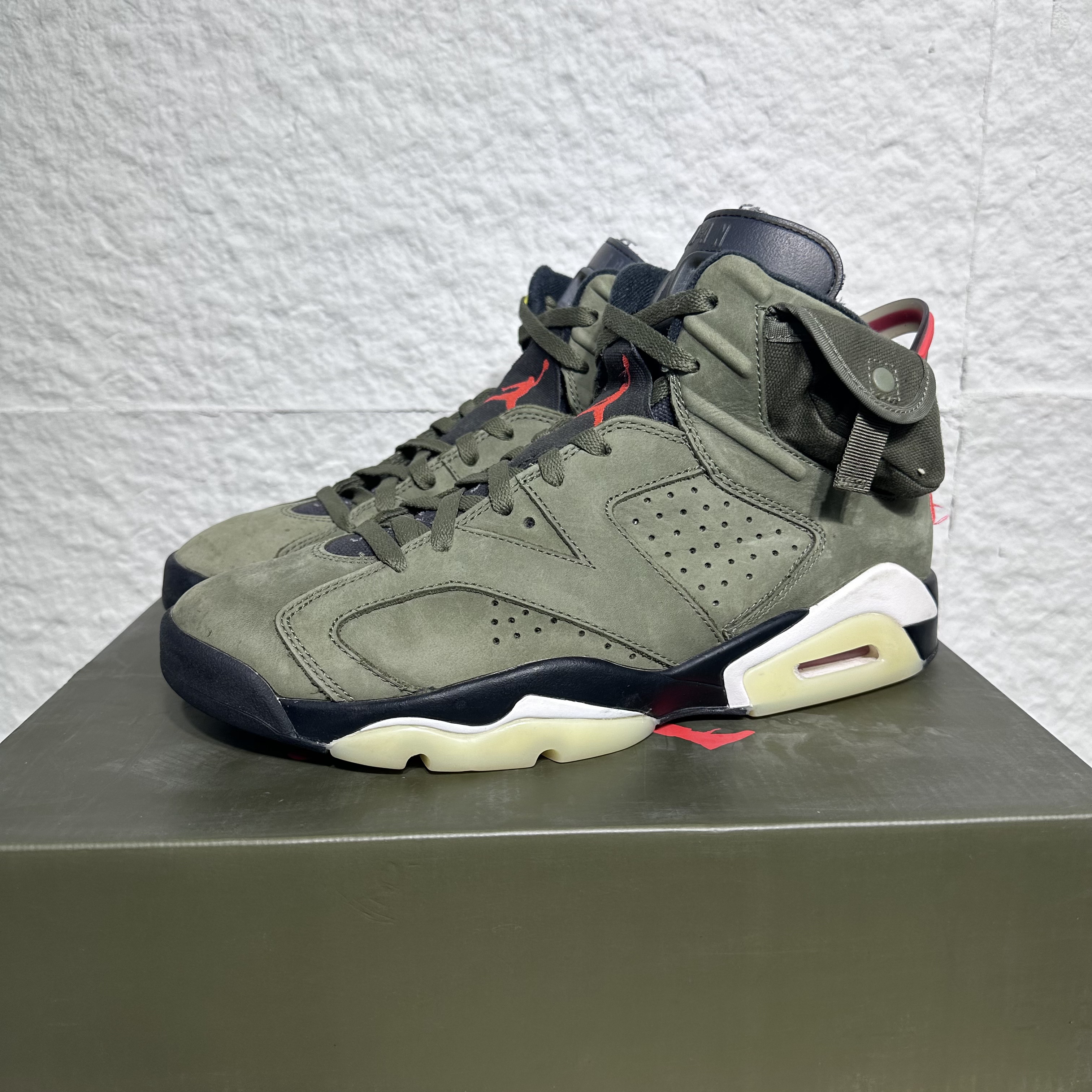95新 AIR JORDAN 43码 二手95新 aj6ts橄榄绿 原盒 球鞋