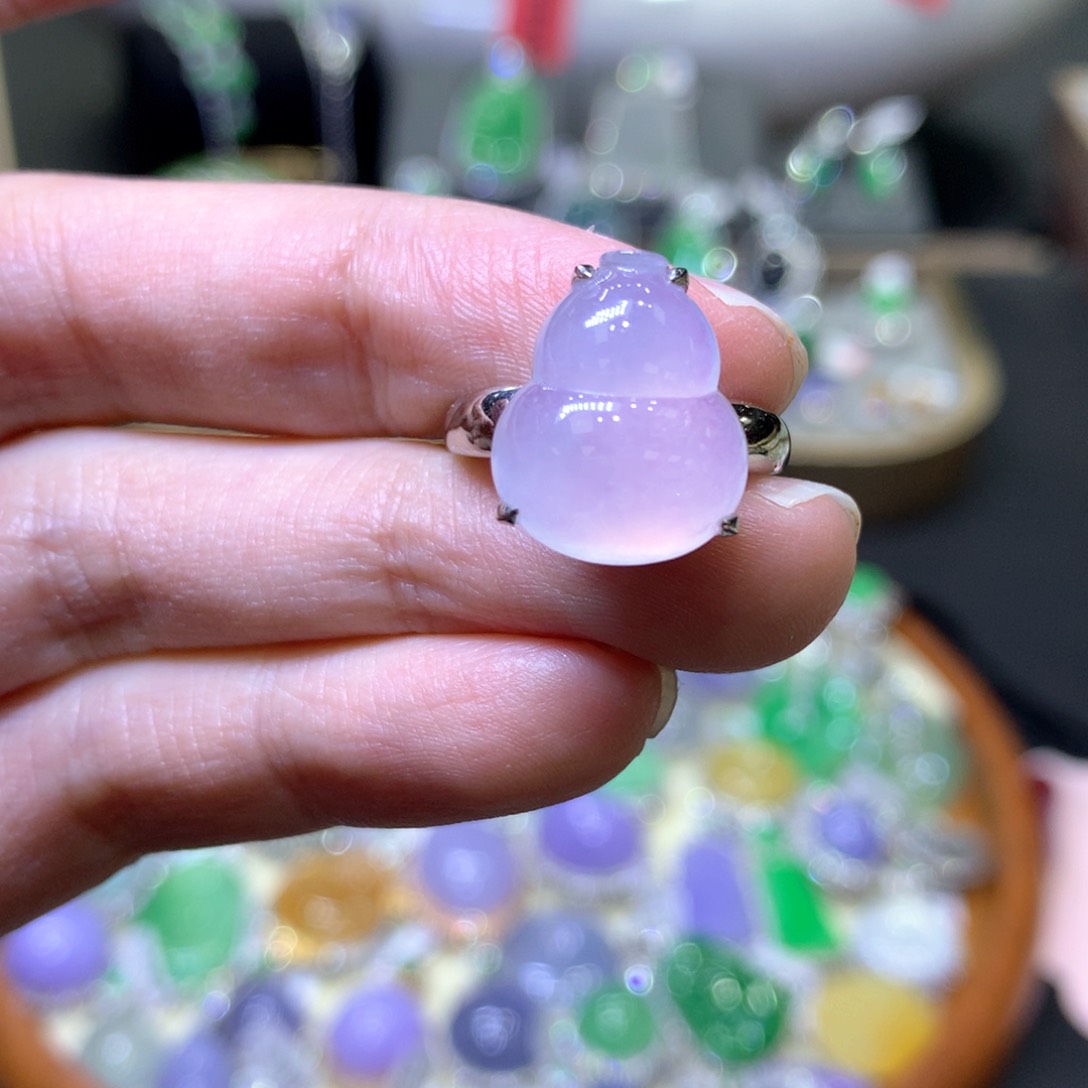 【闪购商品】翡翠颈饰18K金镶嵌翡翠吊坠项链