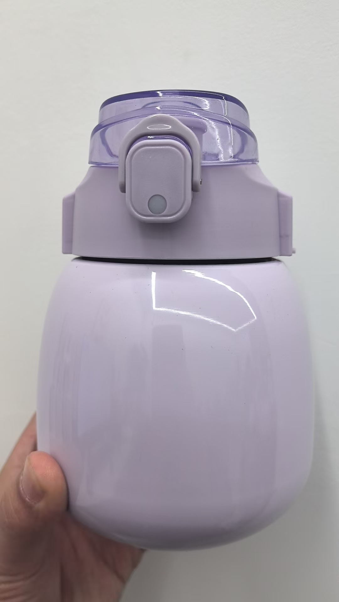 淡紫色大肚杯子