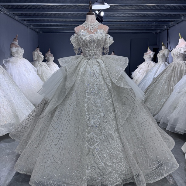 (LOEVER婚纱工厂)一字肩重工奢华高级质感显瘦主纱(可定做)