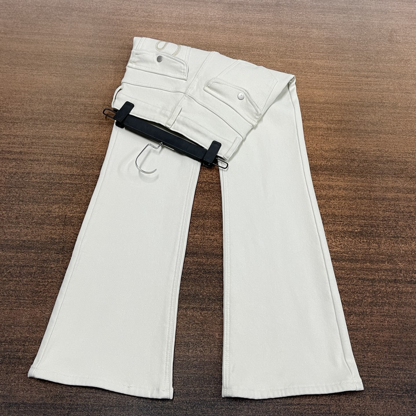 #H9-M2298 加绒-厚绒米白兜盖口袋款不贴腿喇叭裤 高弹（不换退）