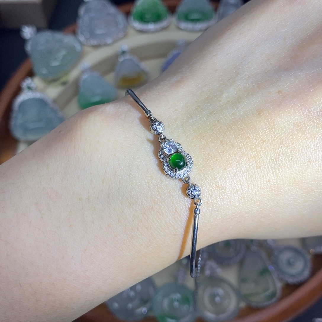 翡翠颈饰银S925镶嵌A货翡翠