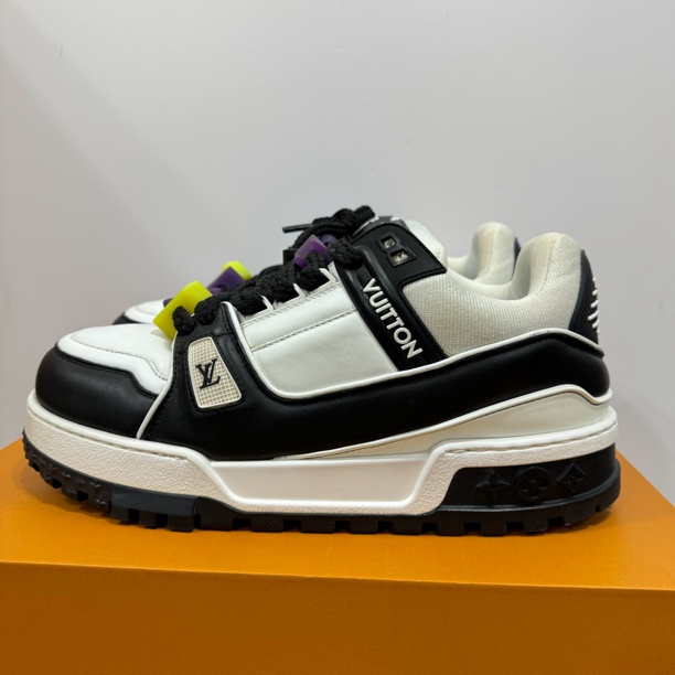 95新 LouisVuitton/路易威登 42码 trainer 黑白胖丁 时尚板鞋