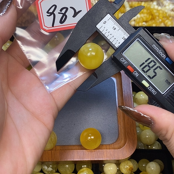 小***司琥珀未镶嵌裸石982