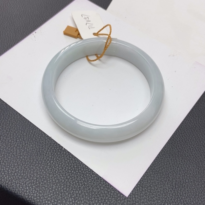 翡翠手镯未镶嵌:*¿57-58正圈