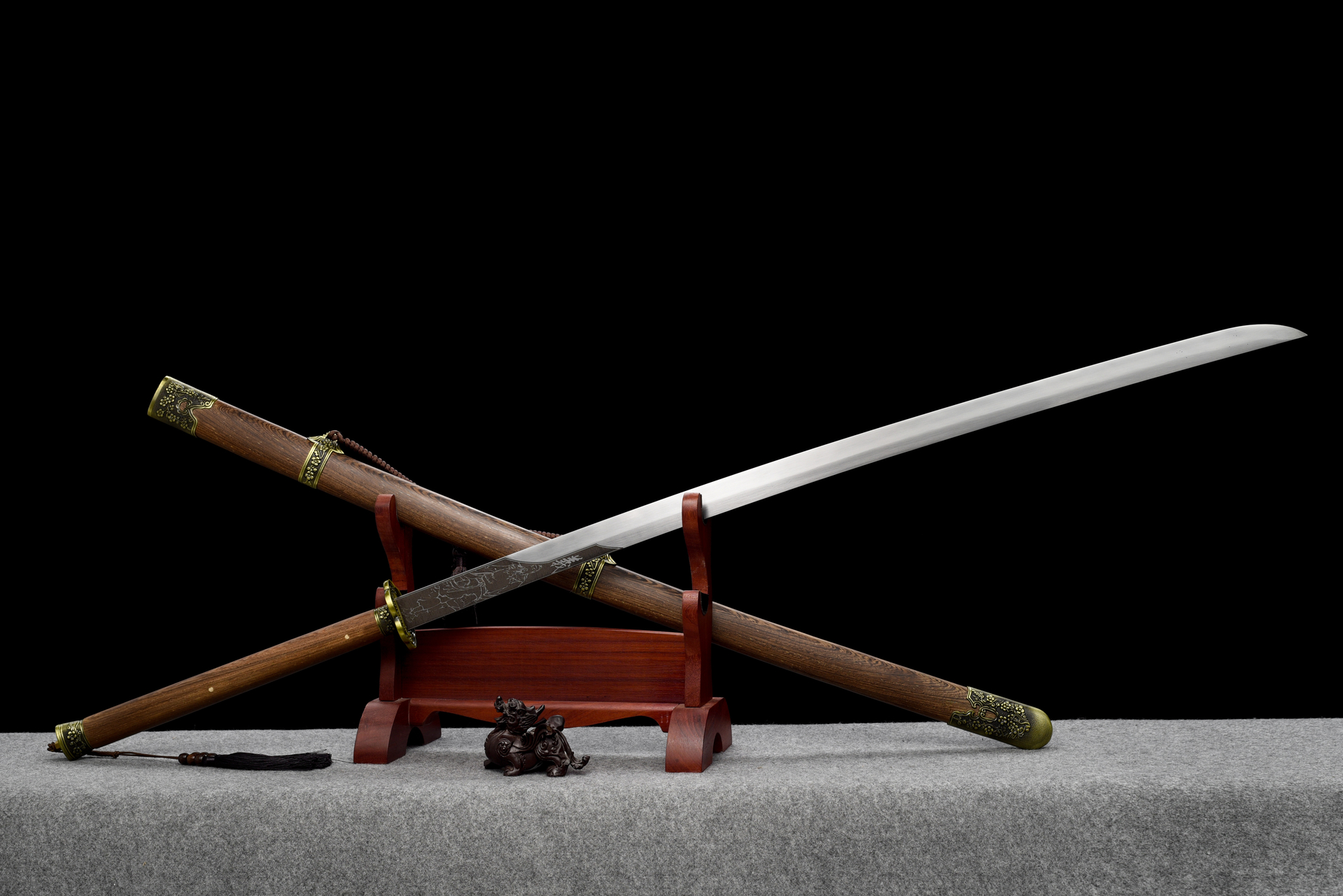 【苗刀】上等鸡翅木实木鞘一体高锰钢刀条冷兵器未开刃工艺摆饰