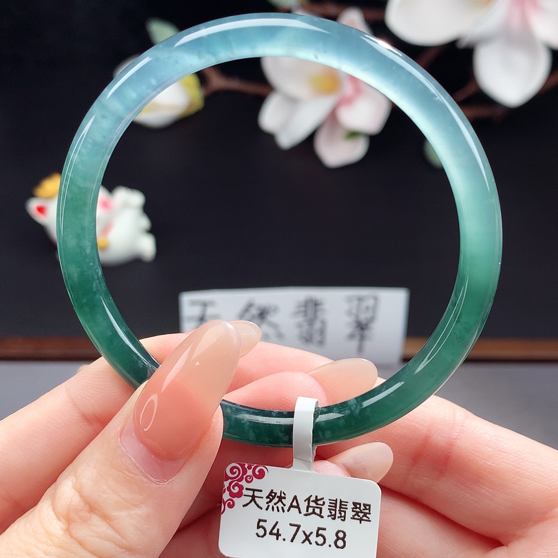 翡翠手镯（圆镯）未镶嵌