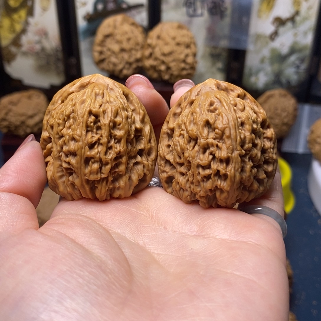 文玩核桃吊坠南疆石38尺03