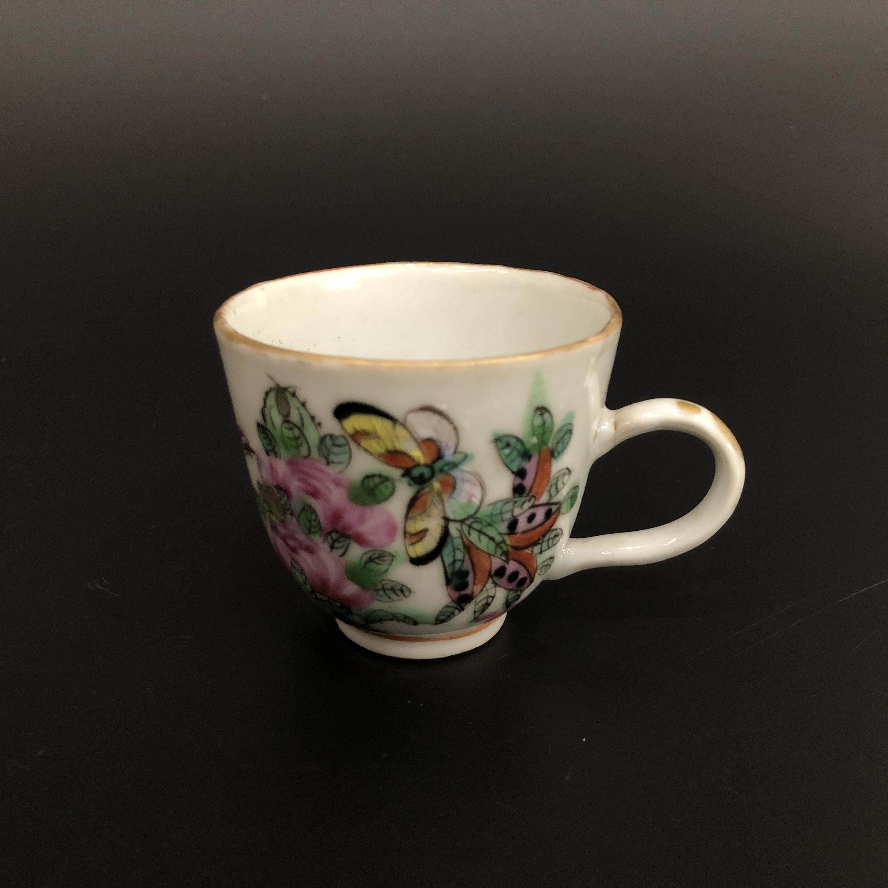 25120435 清晚期广彩花鸟纹把杯 口径5.8cm高5.2cm