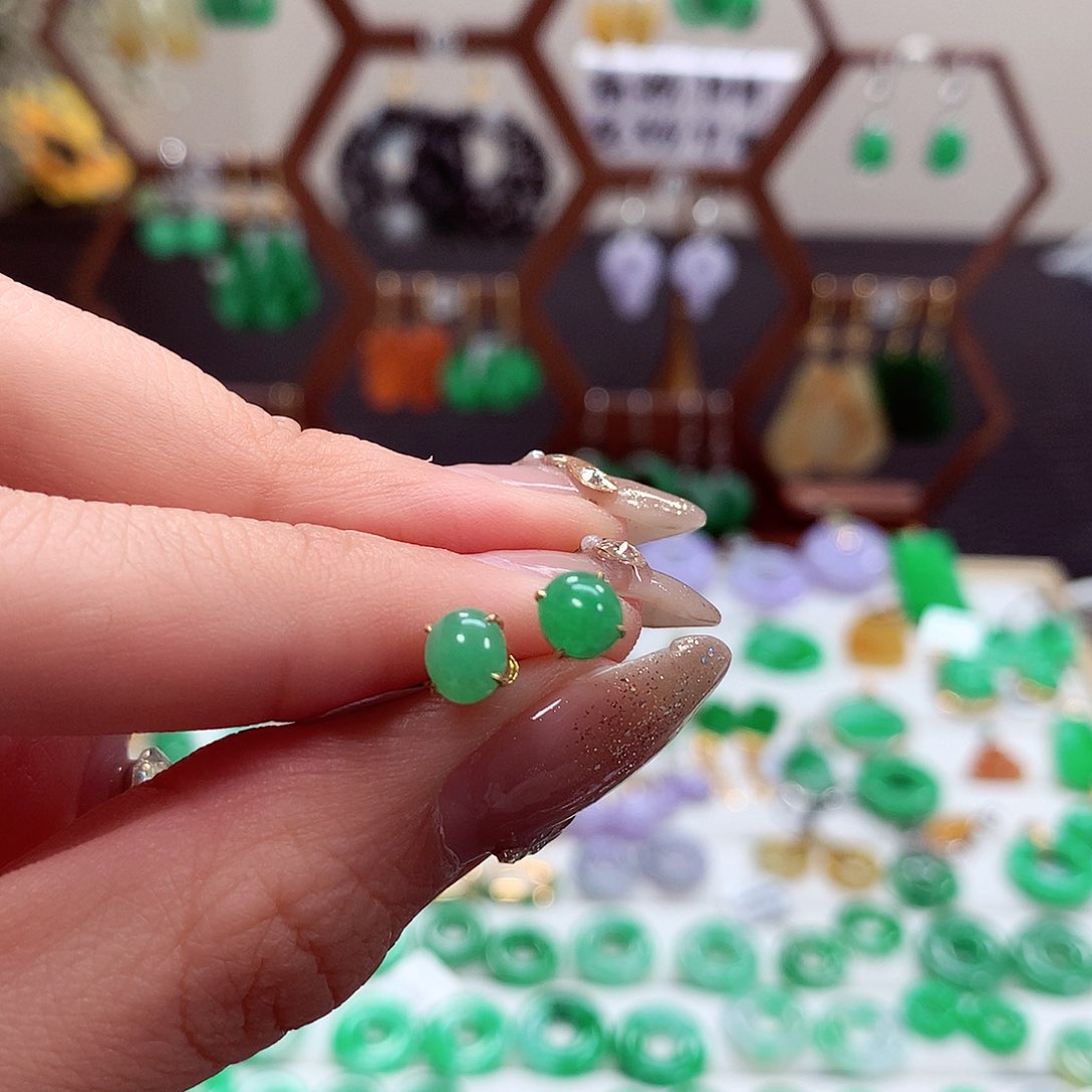 翡翠耳饰18K金镶嵌天然翡翠