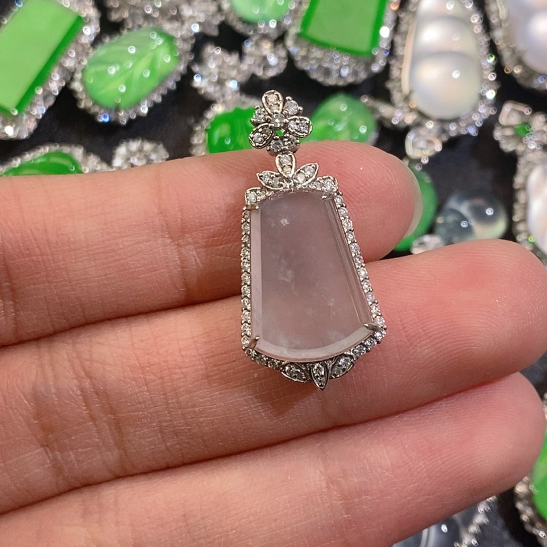 翡翠颈饰18K金镶嵌天然缅甸A货翡翠