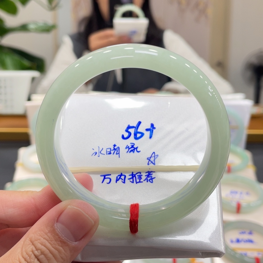 翡翠未镶嵌手镯翡翠