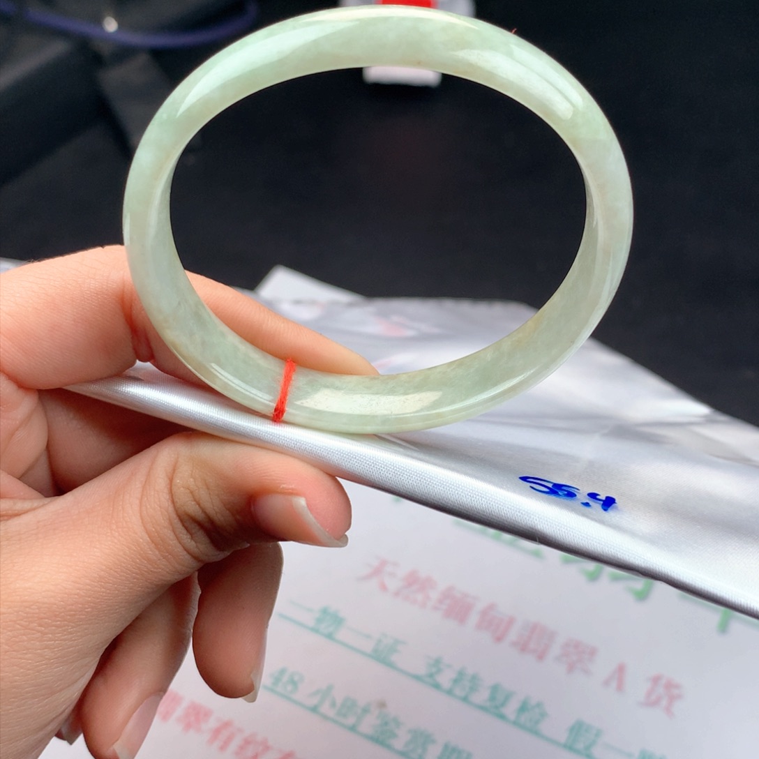翡翠手镯（贵妃镯）未镶嵌55.3贵妃