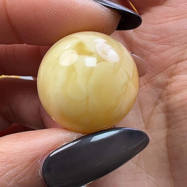 蜜蜡未镶嵌珠宝奇石