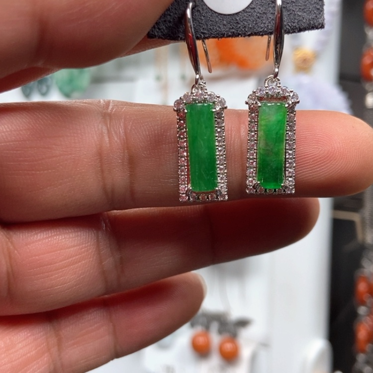 【闪购商品】石英质玉耳钉合金耳饰