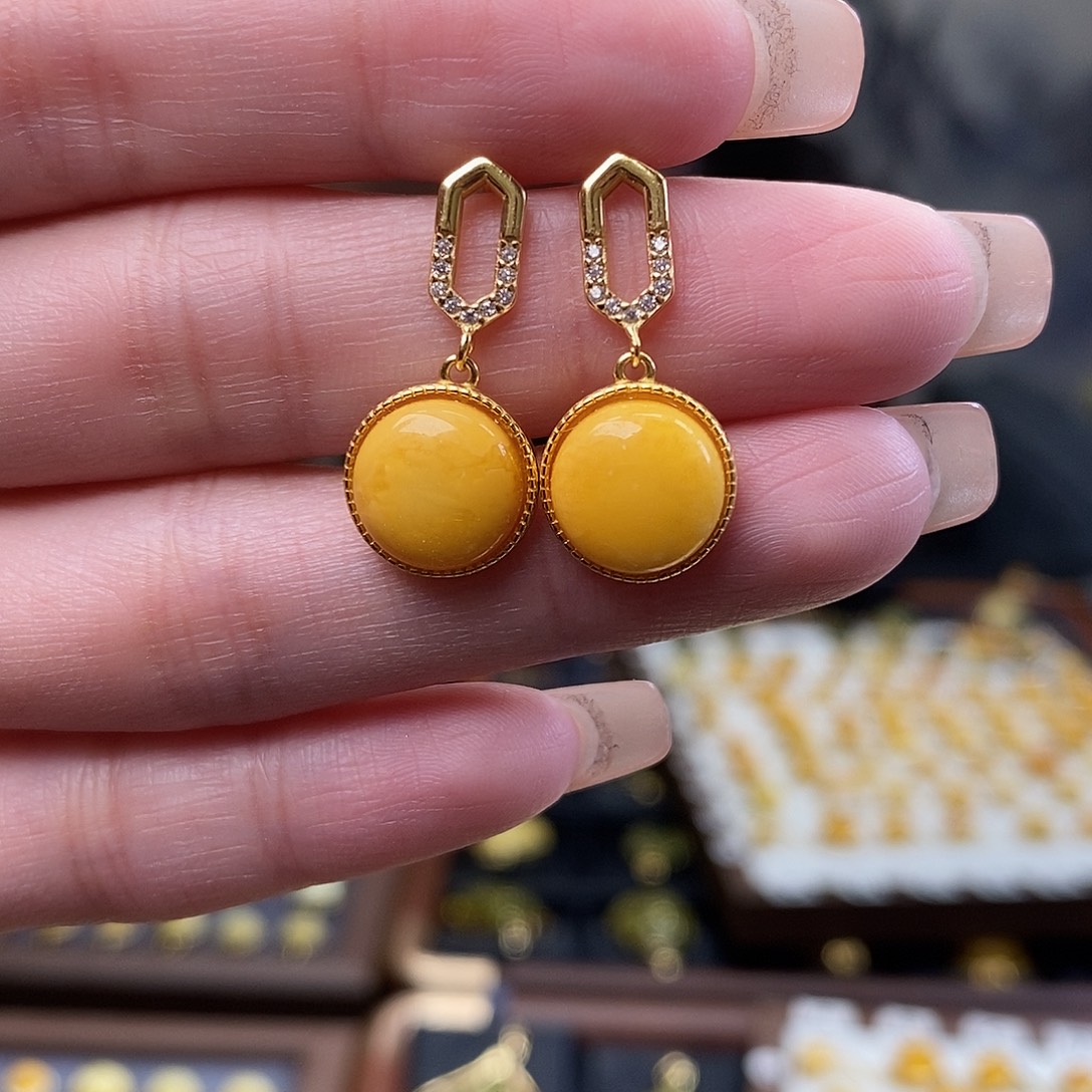 琥珀未镶嵌裸石成品