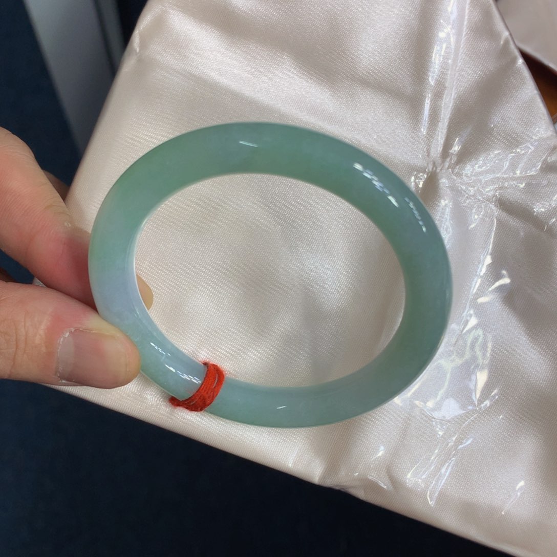 翡翠手镯（圆镯）未镶嵌翡翠