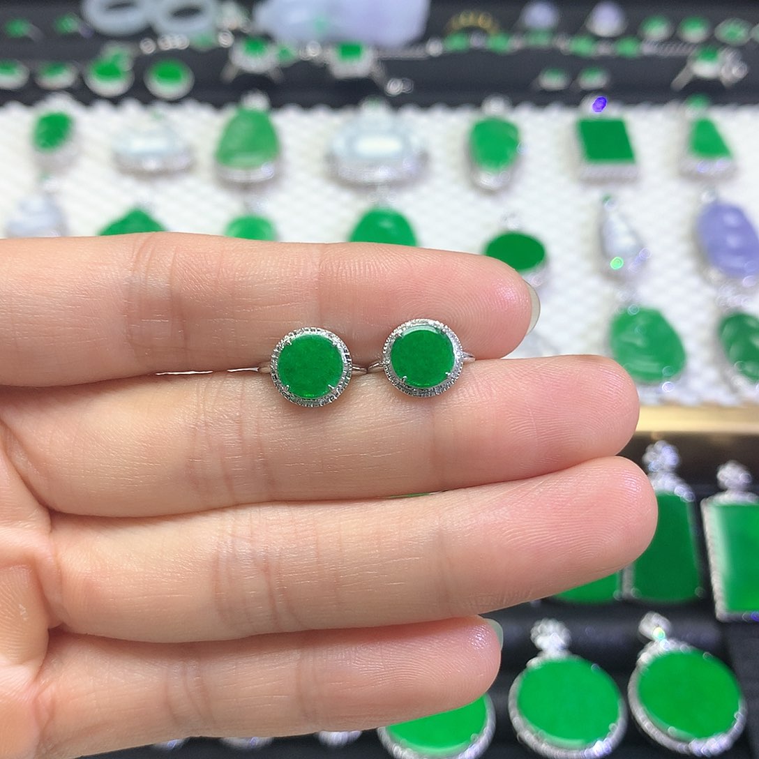 18K金镶嵌翡翠耳饰耳饰