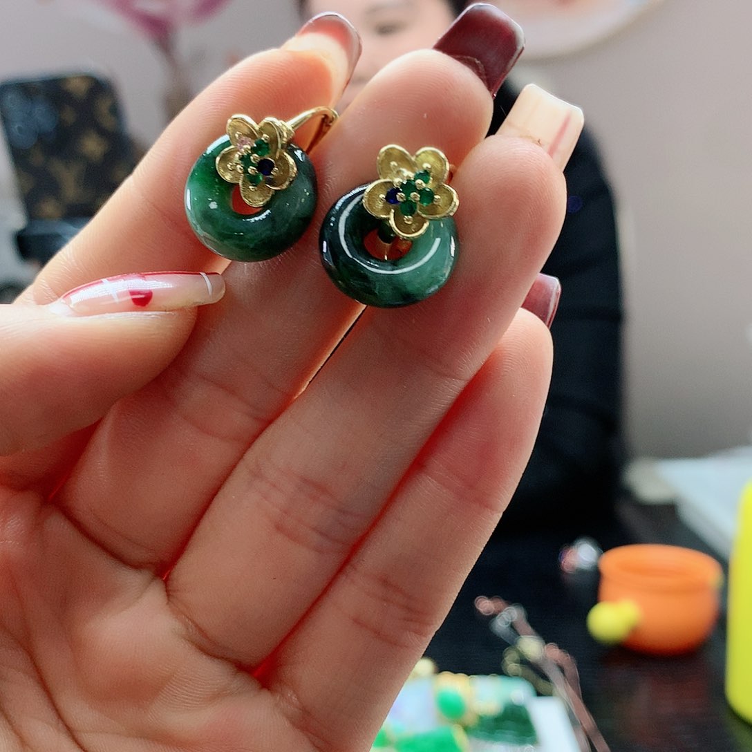 【闪购商品】翡翠耳饰未镶嵌，