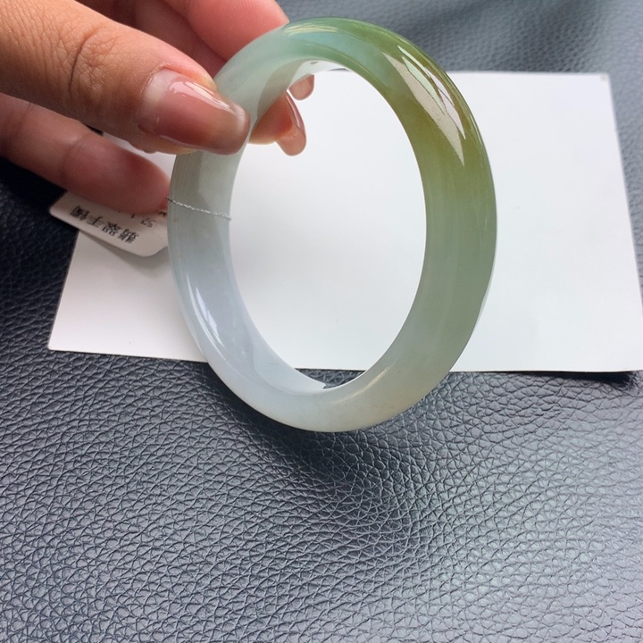 翡翠手镯未镶嵌天然翡翠手镯