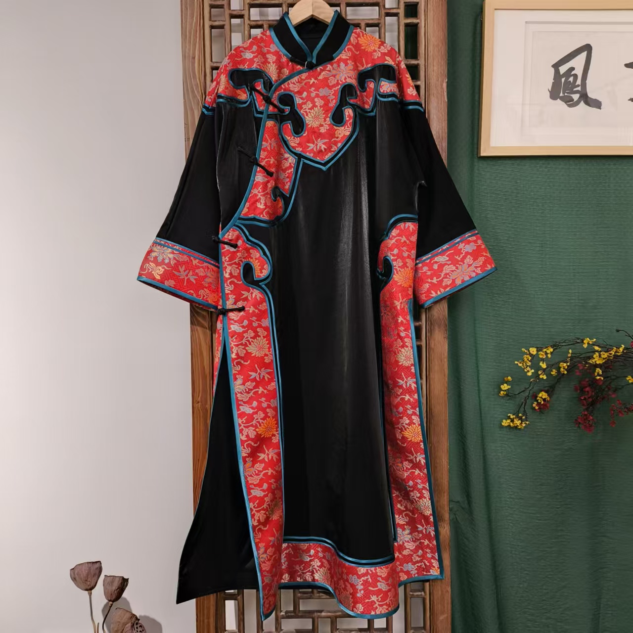  (LS537）凤徕兮私人定制黑色光板底拼红色如意边斜襟盘扣袍子