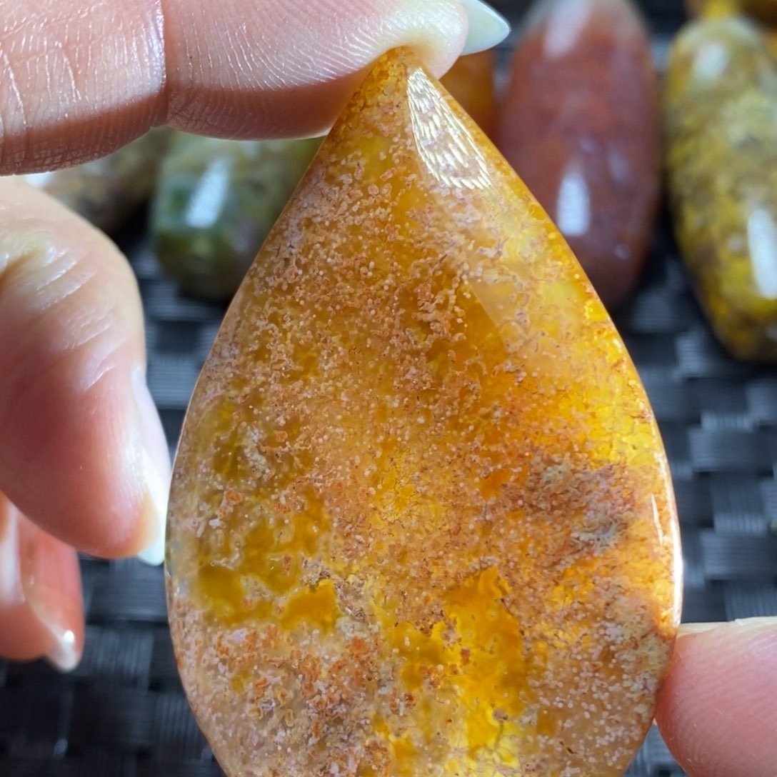 玛瑙/玉髓颈饰未镶嵌