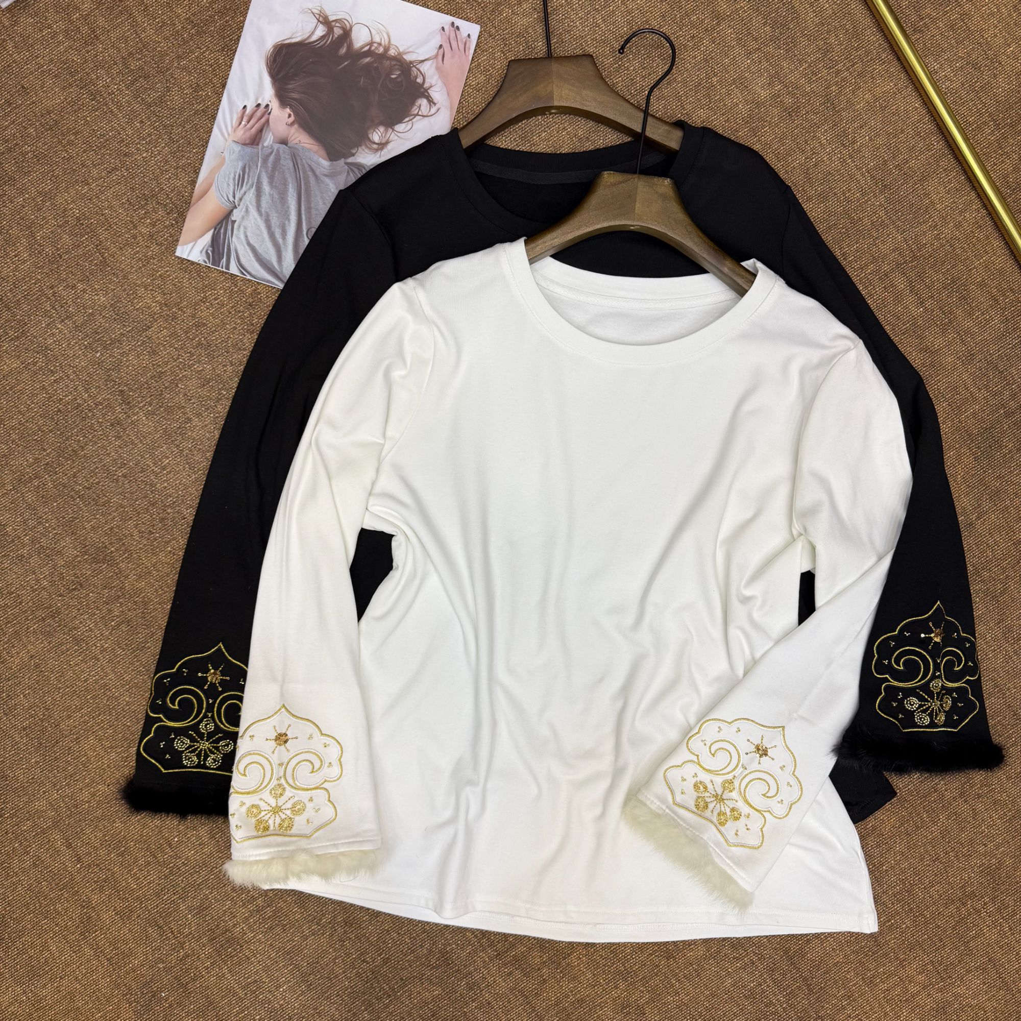 大码女装新中式百搭打底袖口刺绣国风上衣