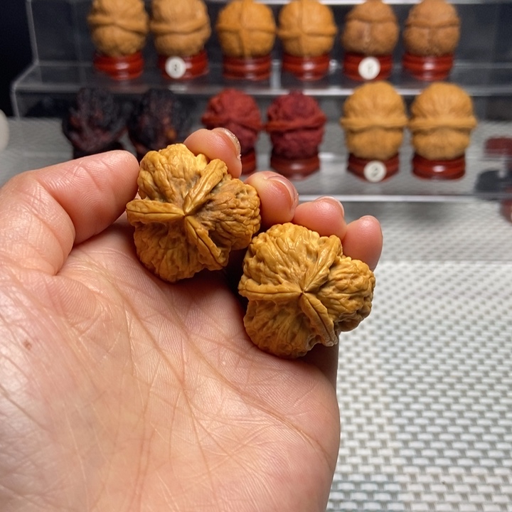 文玩核桃把件11小石斧三棱