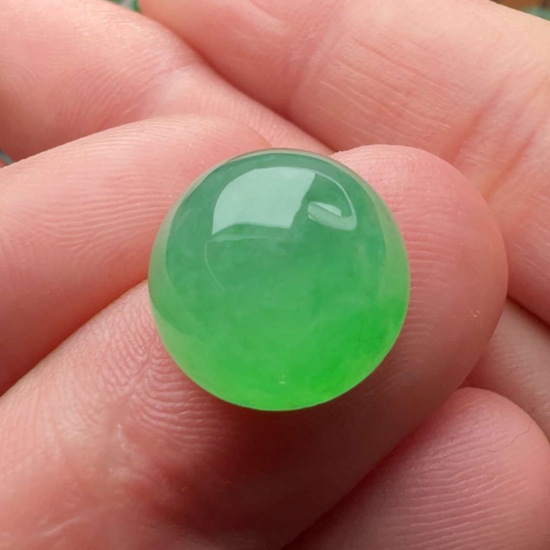 翡翠颈饰未镶嵌蛋面13.3