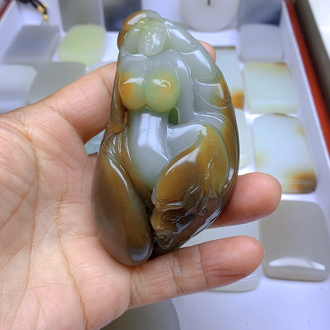 和田玉颈饰未镶嵌