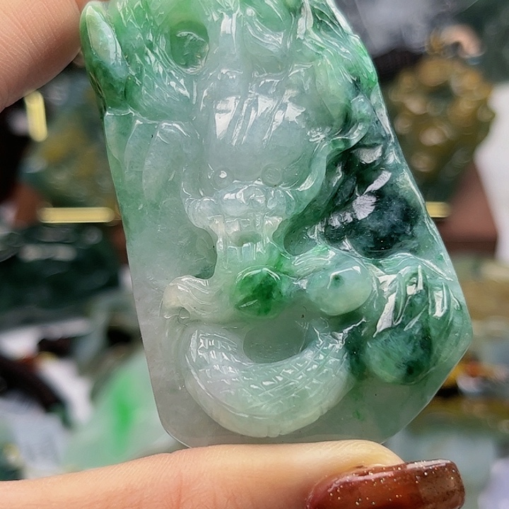 翡翠未镶嵌颈饰挂件