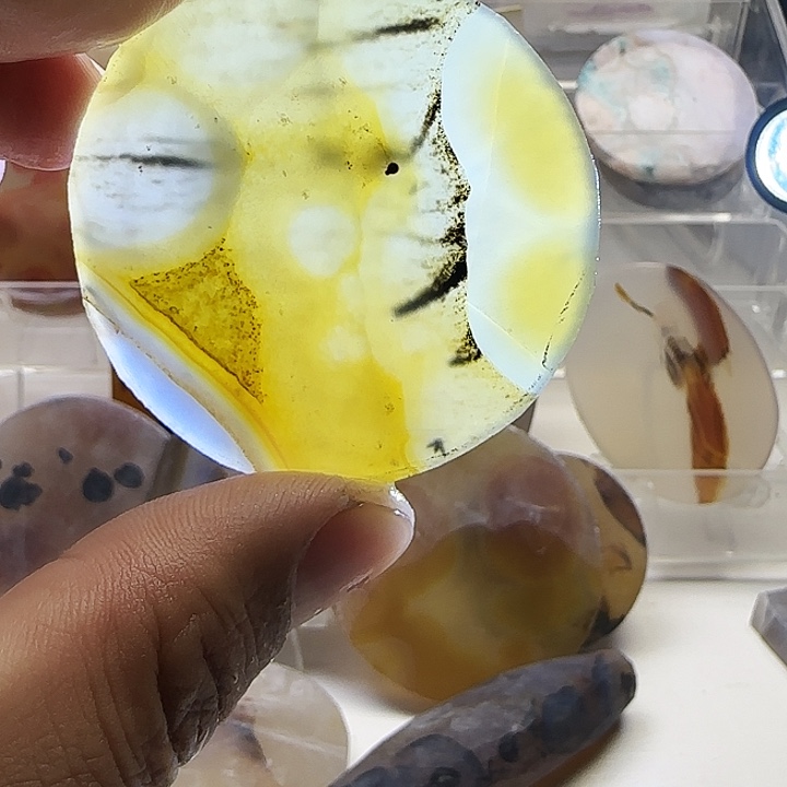 玛瑙/玉髓未镶嵌珠宝奇石