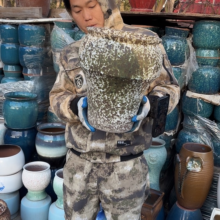 高度33厘米口24厘米