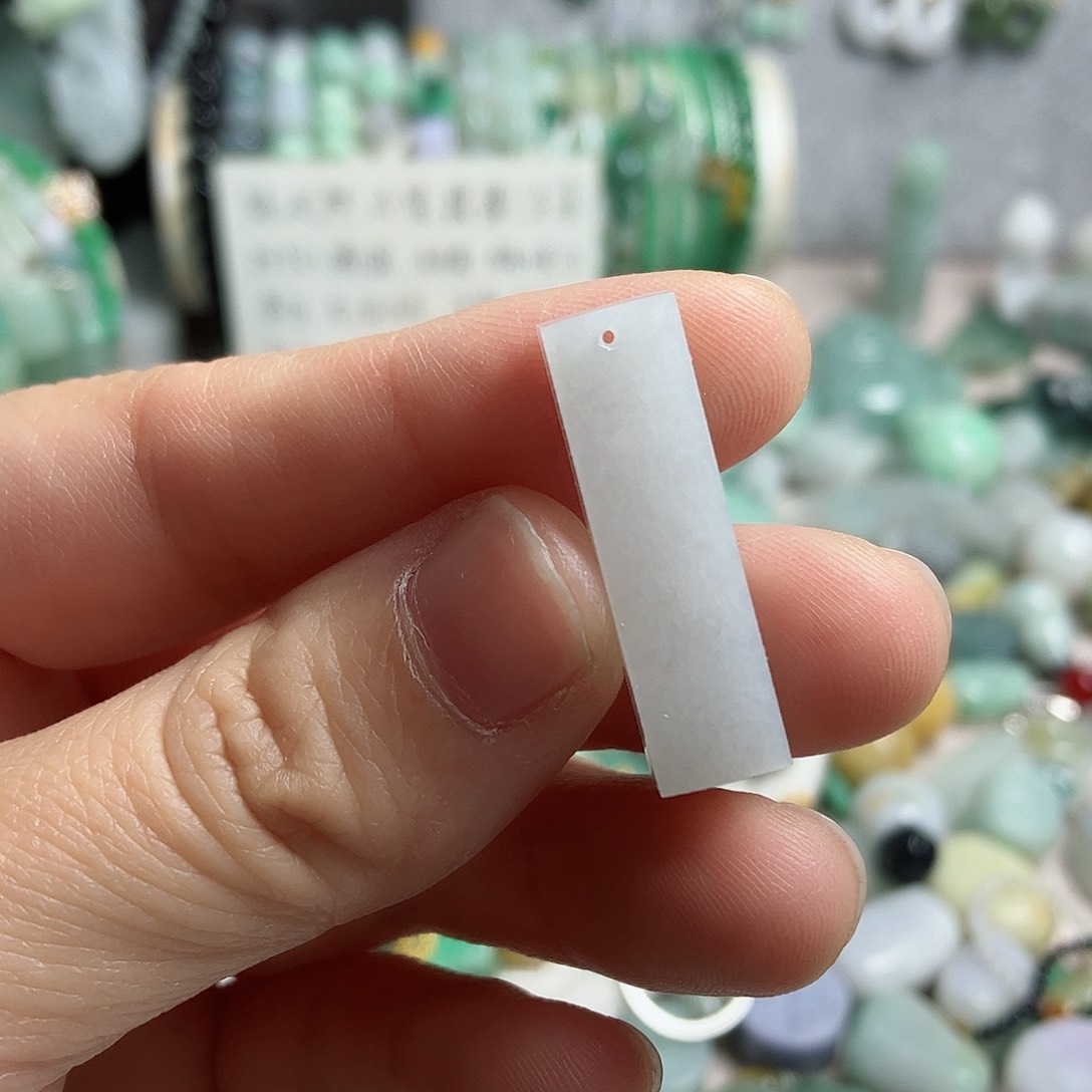 翡翠颈饰未镶嵌吊坠