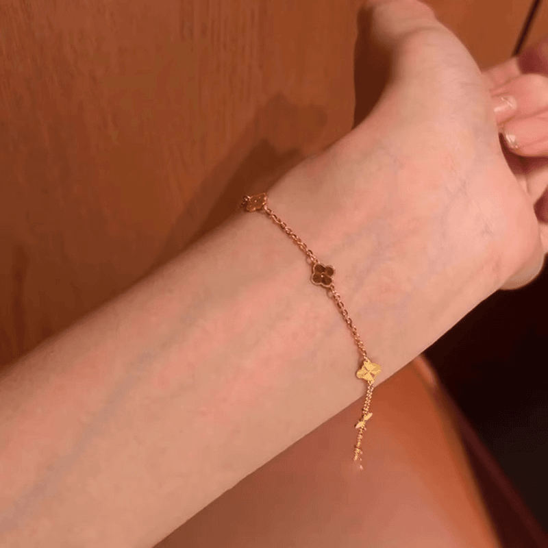 钛钢手链 钛钢手链 金色四叶花手链女轻奢小众精致高级百搭手饰