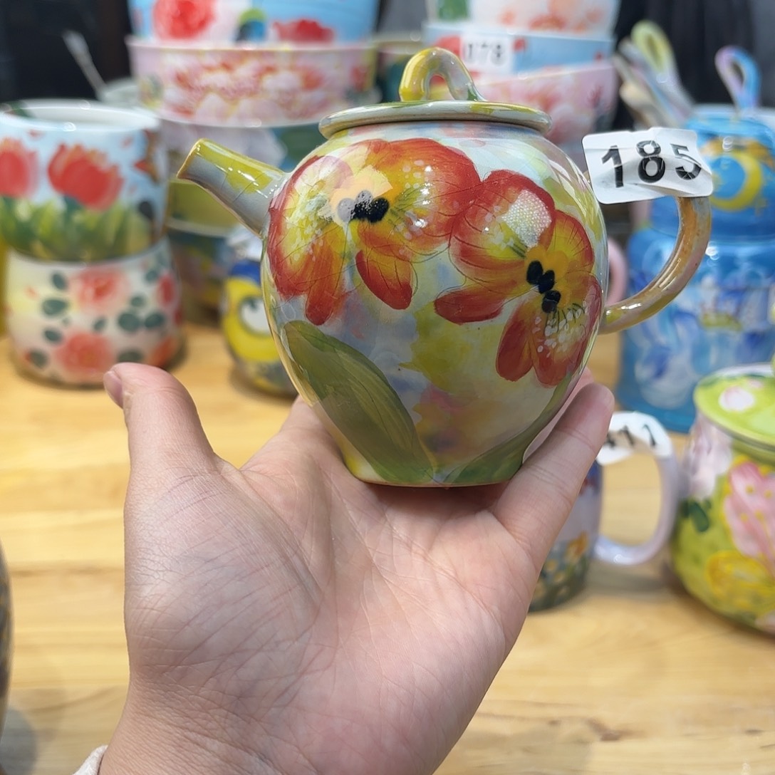 瓷片兔兔盖茨。兔兔好