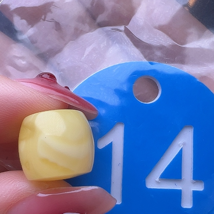 蜜蜡裸石未镶嵌12mm 直切